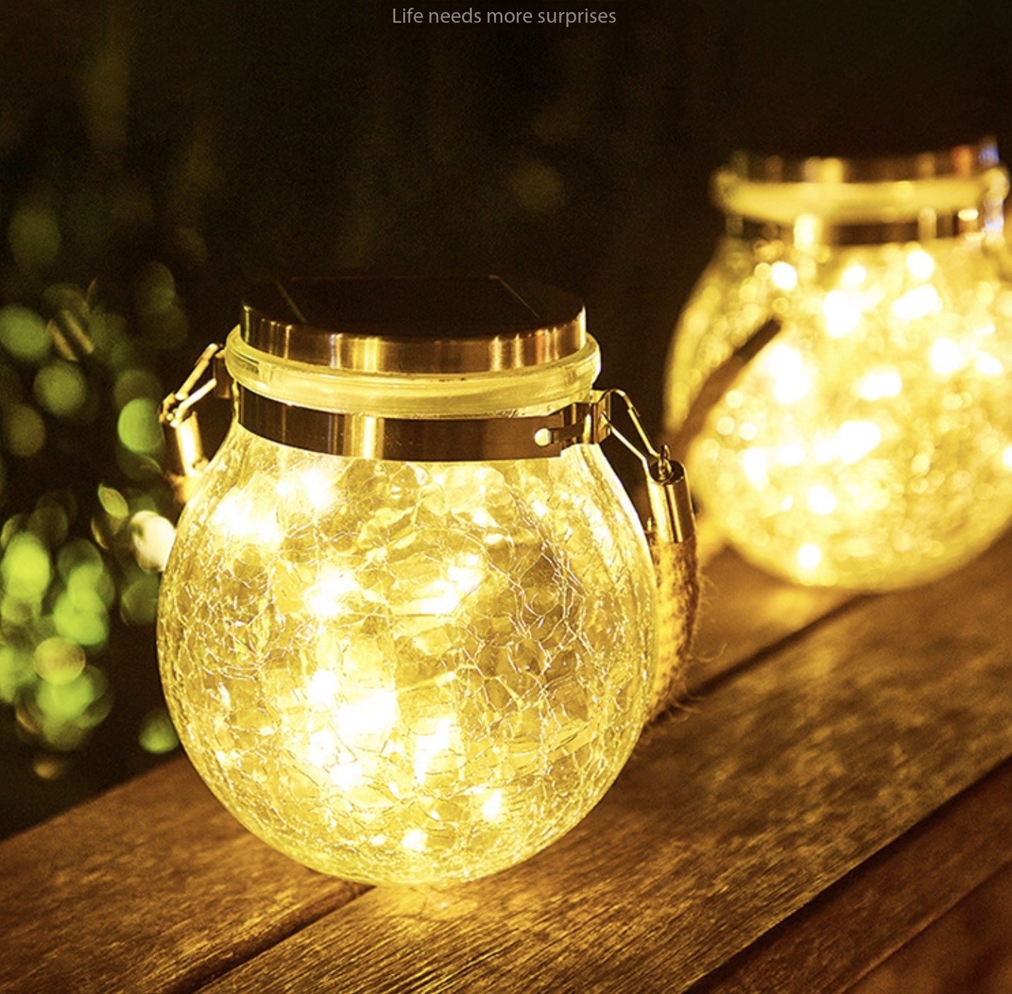 Solar-powered Crack Pattern Light